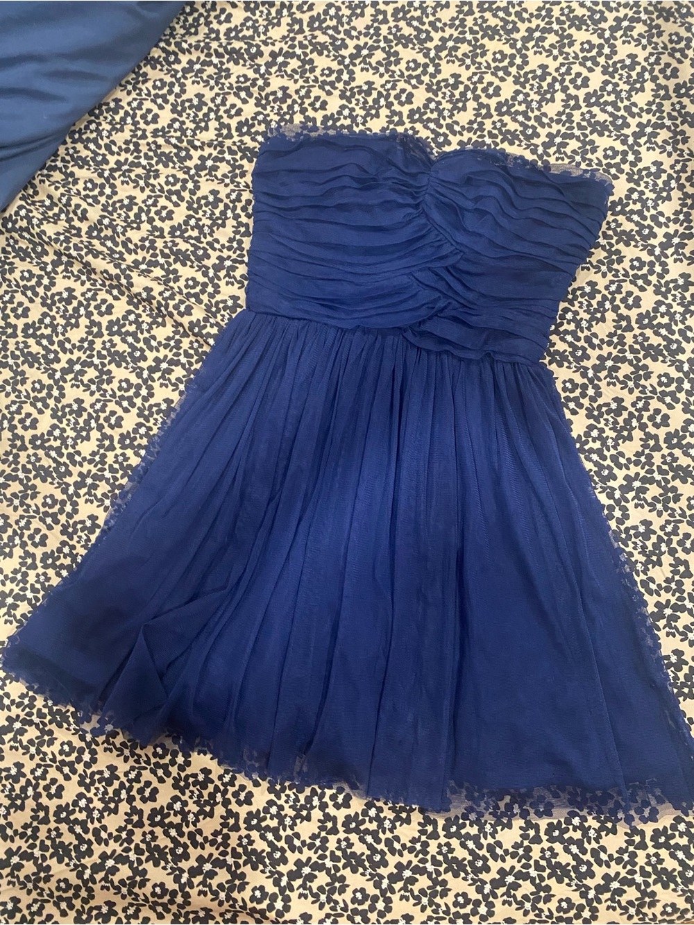 woman’s Strapless Royal Blue Party Dress